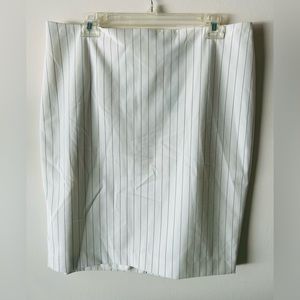 NWT Express White with Black Pinstripe Sz14 Pencil skirt